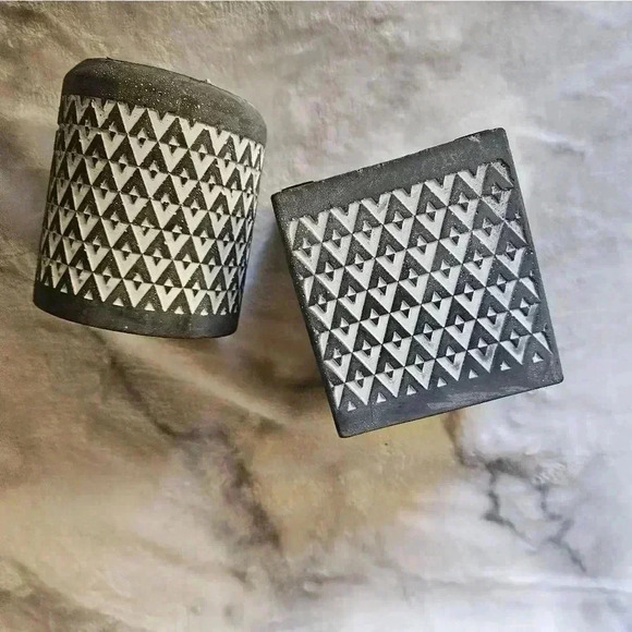 Accent Holders - Picture 4 of 9